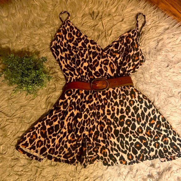 Boohoo Leopard Print Flippy Playsuit Romper - NWT - Picture 2 of 8